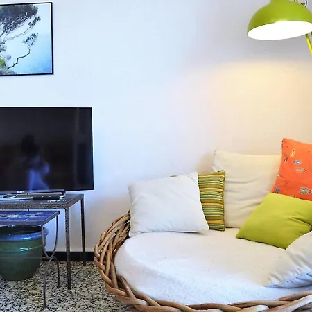 Avec Piscine, Tennis Et Parking Au Lavandou - 2 Pieces, 4 Couchages - Fr-1-251-24 Apartment Le Lavandou